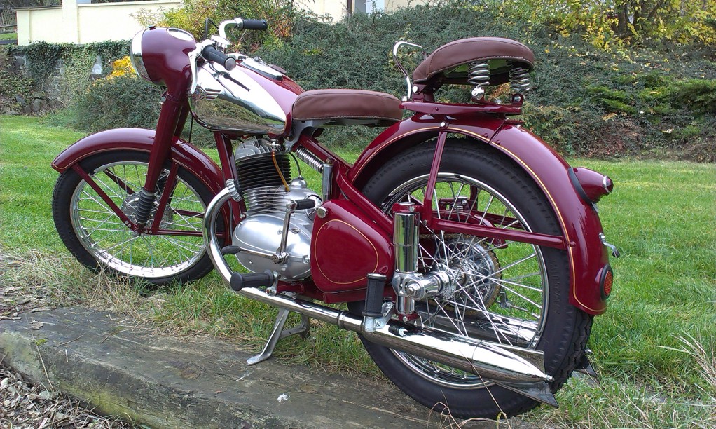 Zabezpečení VETERÁNŮ motocyklů - Jawa 250 pérák 1949